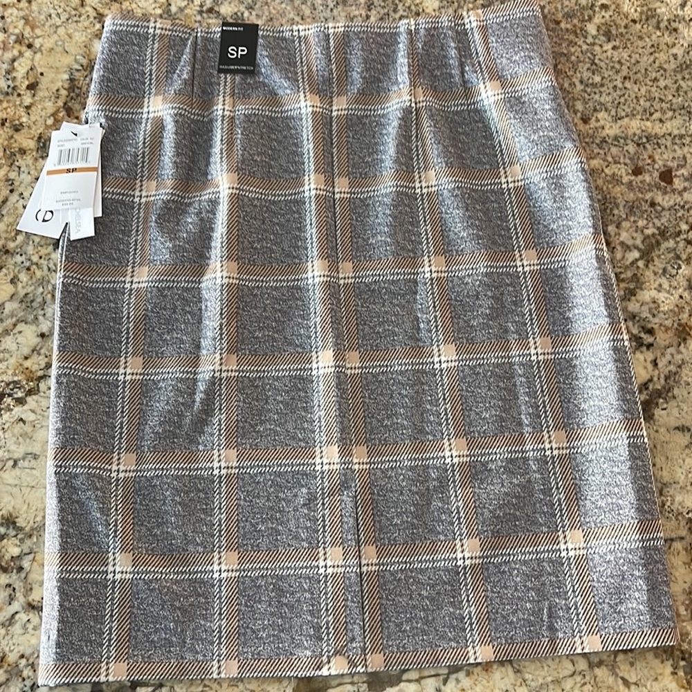 New! Amanda & Chelsea petite skirt - Picture 4 of 5